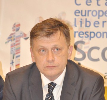 Antonescu: Uneori ai impresia că toată clasa politică s-a transformat într-un cor de țuțeri ai DNA